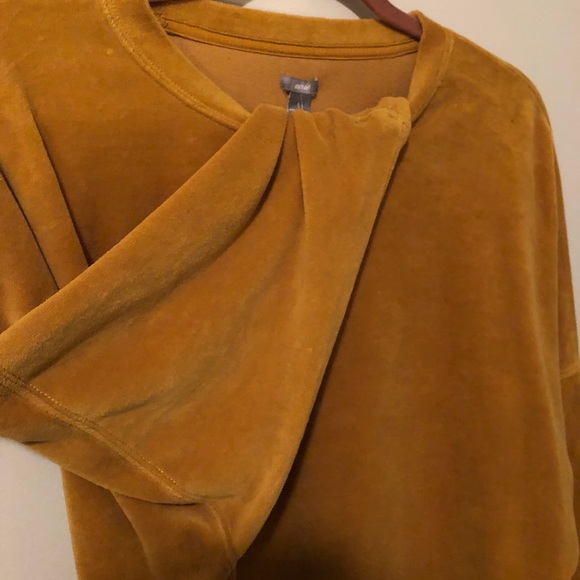 Aerie Velvet/Velour Long Sleeve Sweatshirt/Top - Picture 4 of 5